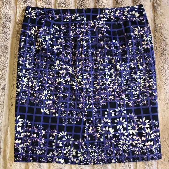 ANN TAYLOR FLORAL SKIRT - Picture 4 of 9